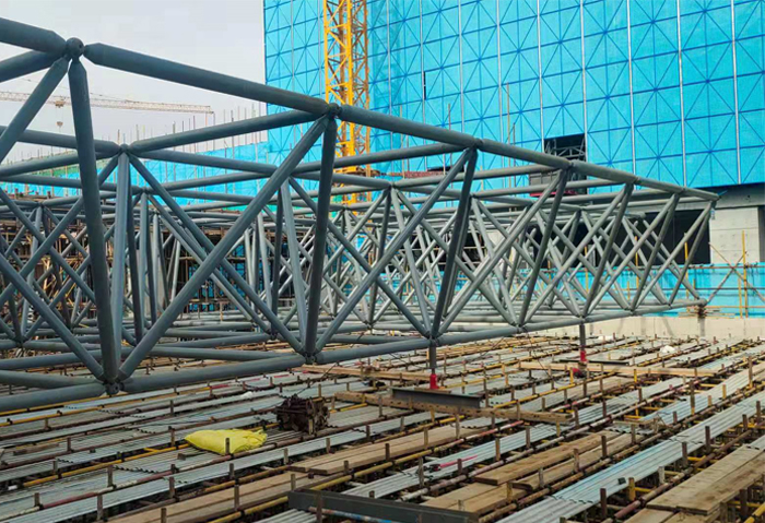 临安济南高铁东总部基地2号楼网架